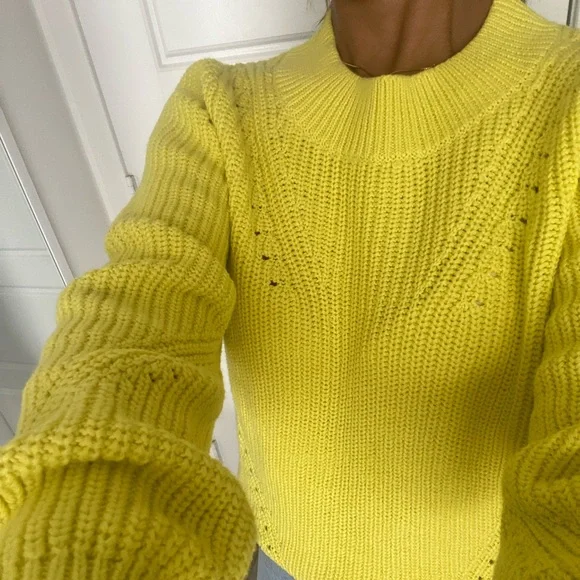 GAP knit sweater , yellow shade NWNT - Picture 2 of 14